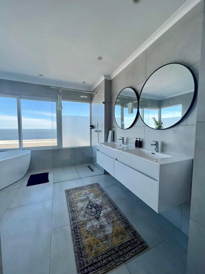 Bay Reflections Camps Bay Luxury Serviced Apartments เคปทาวน์ ภายนอก รูปภาพ