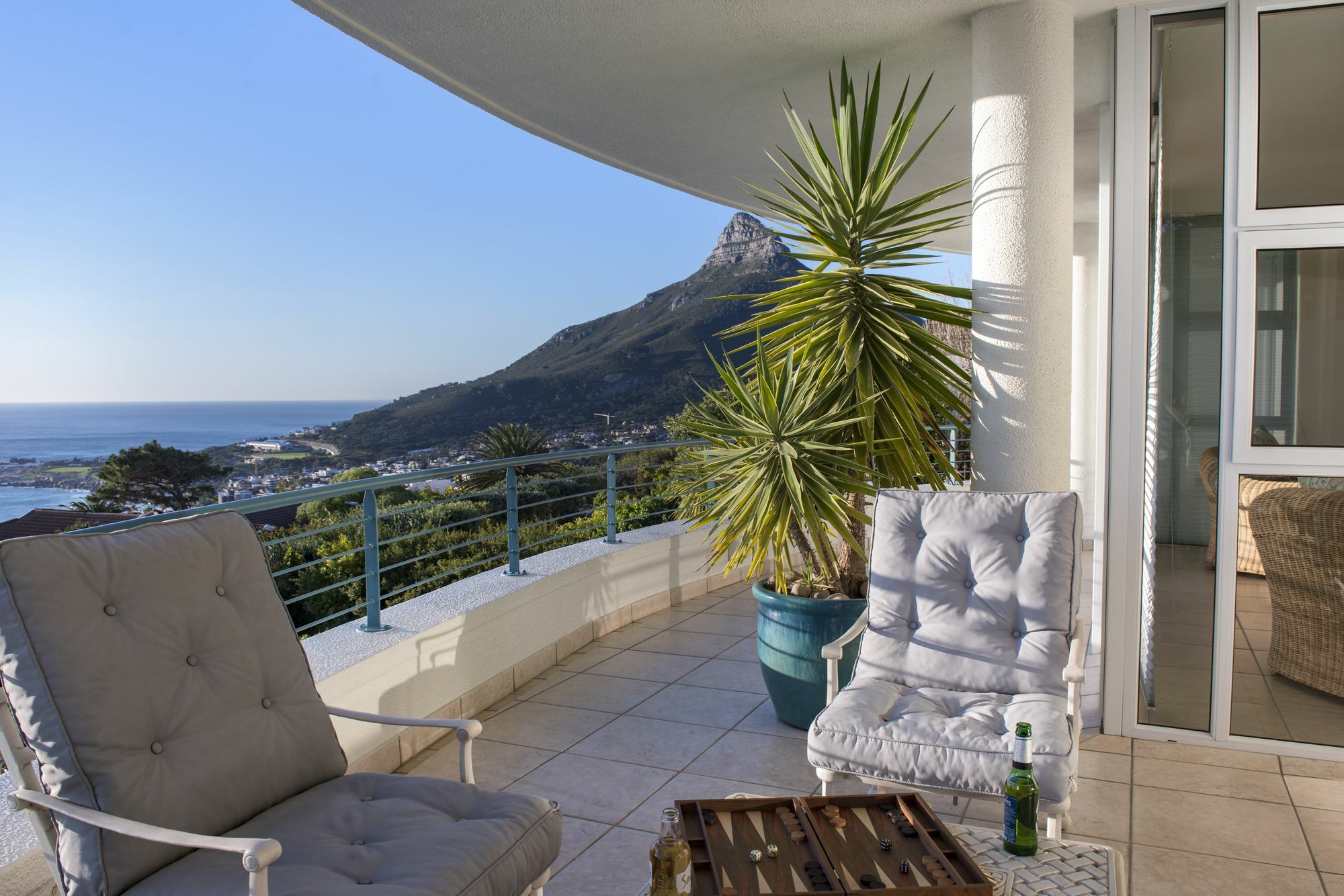 Bay Reflections Camps Bay Luxury Serviced Apartments เคปทาวน์ ภายนอก รูปภาพ