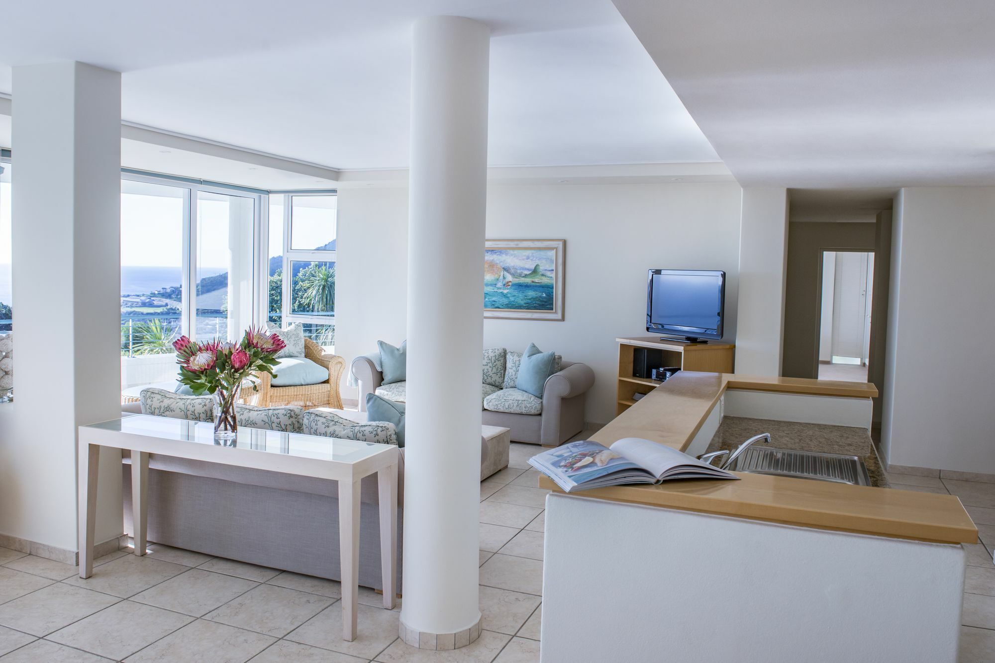 Bay Reflections Camps Bay Luxury Serviced Apartments เคปทาวน์ ภายนอก รูปภาพ