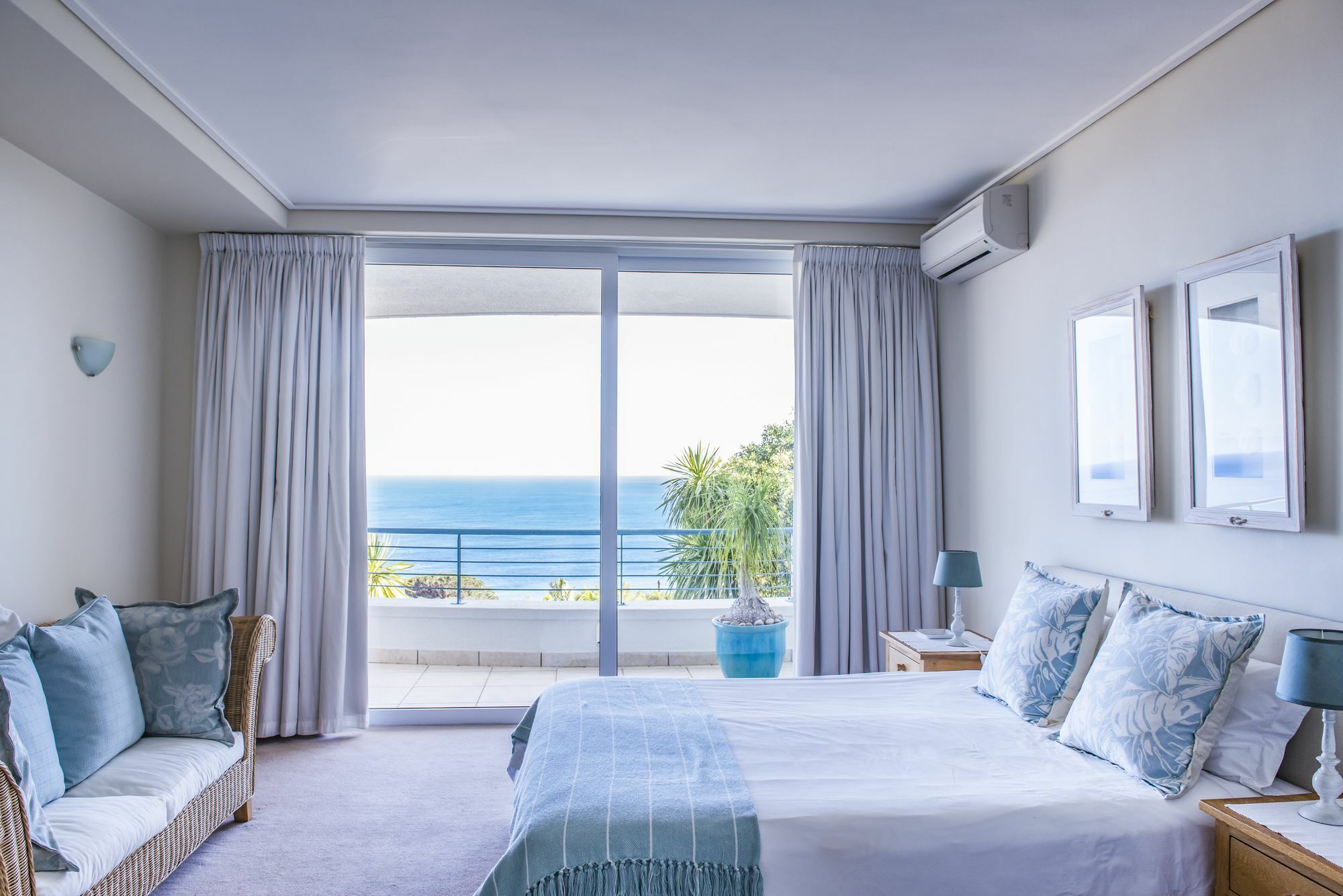 Bay Reflections Camps Bay Luxury Serviced Apartments เคปทาวน์ ภายนอก รูปภาพ