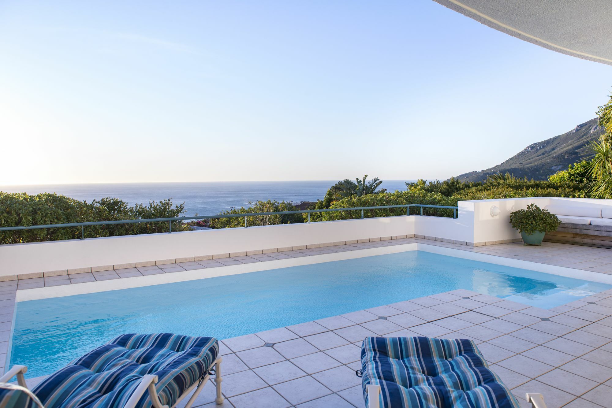 Bay Reflections Camps Bay Luxury Serviced Apartments เคปทาวน์ ภายนอก รูปภาพ